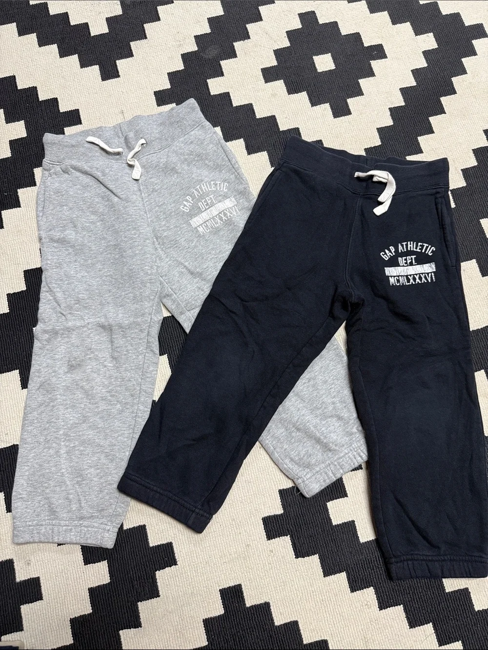 GAP Kids Sweatpants Duo – Black & Light Gray